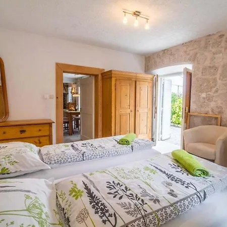 Hébergement de vacances Haus Stjepo-ferienwohnung 2 *